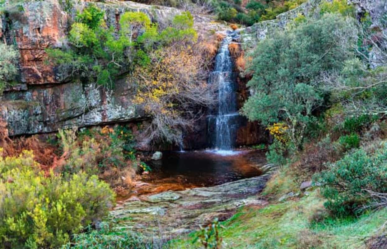 Las cascadas de un recóndito pueblo de Toledo que enamoran a los senderistas - ENCLM