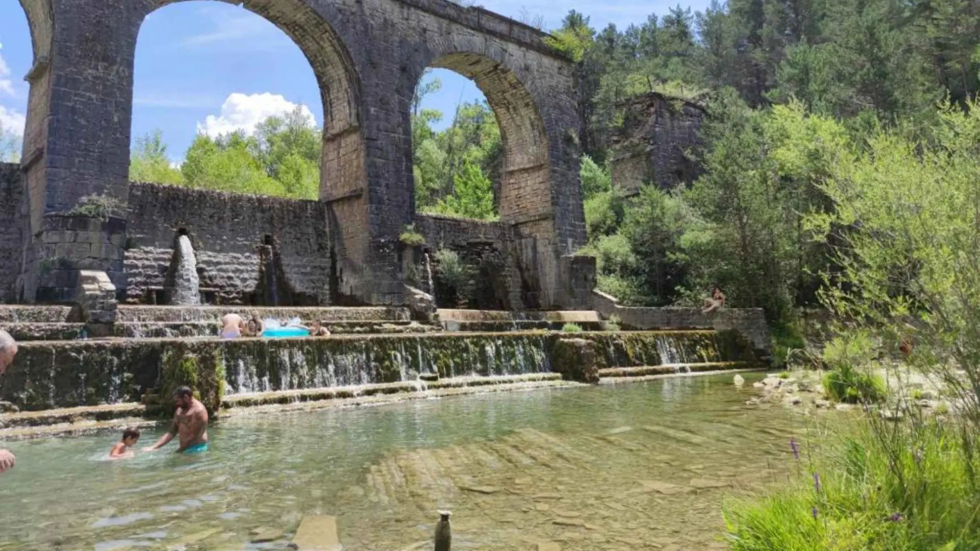 Las pozas del Pirineo aragonés con aguas turquesas: en un desconocido valle con increíbles vistas