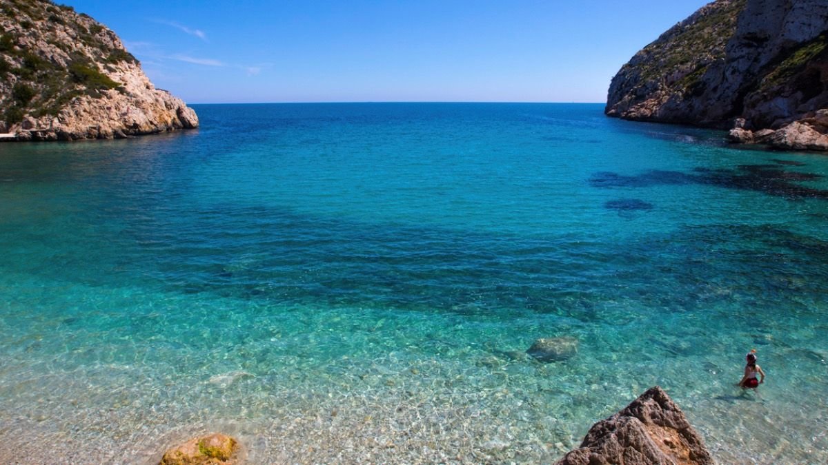 Los 3 tesoros naturales 'escondidos' en la costa de Alicante: aguas turquesa y fondos marinos espectaculares