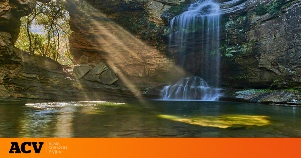 Naturaleza, aventura y una cascada mágica: el plan perfecto a menos de dos horas de Barcelona para hacer con niños