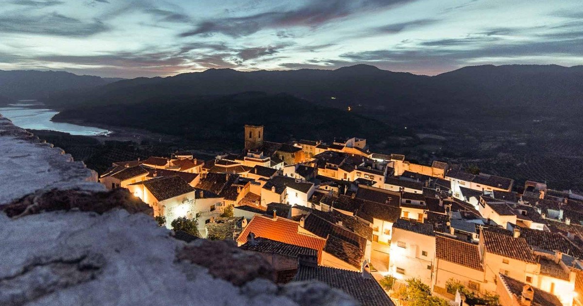 Naturaleza, castillos y estrellas: así es Hornos de Segura, el balcón de la Sierra de Cazorla