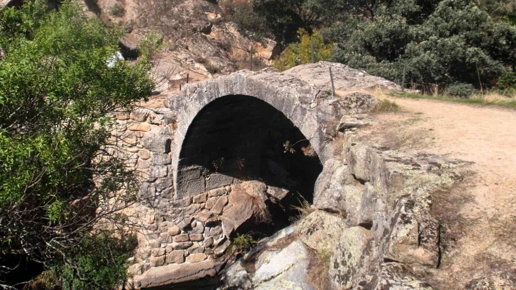 Ni el Hayedo de Montejo ni la Sierra de Guadarrama: el sendero de Madrid con puentes y molinos medievales