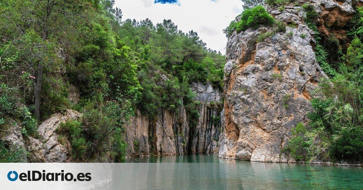 Ni en ríos ni en mares: los amantes de cuevas y pozas prefieren bañarse en estos lugares impresionantes