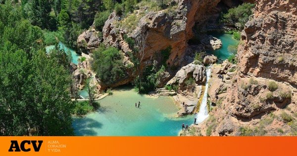 Ni Maldivas, ni Bora Bora: el paraíso natural de aguas turquesas y cascadas cristalinas que conquista a todos está en Castilla-La Mancha
