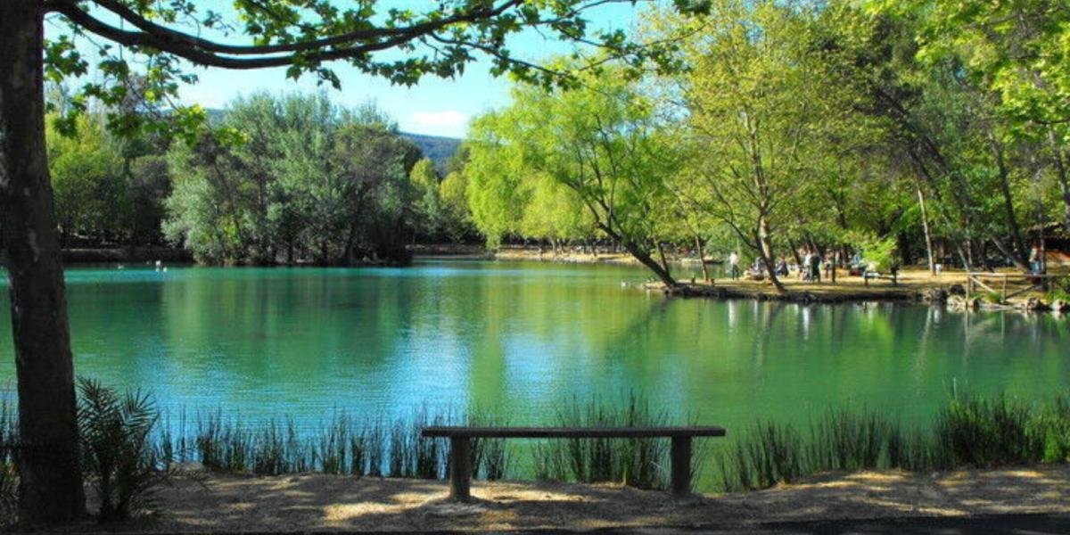 Ni playa ni montaña: este pueblo con nombre de mujer esconde una albufera y un laberinto mágico a una hora de Valencia