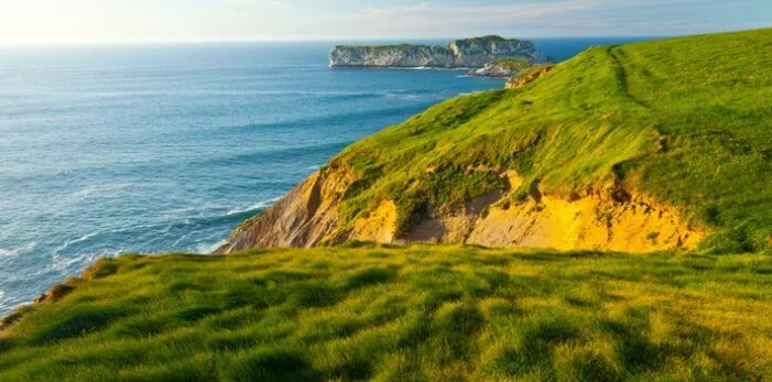No es Noja ni Laredo: este rincón de Cantabria tiene cinco playas espectaculares y casi nadie lo conoce