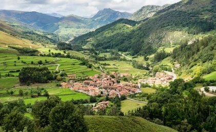No hay WiFi, pero sí magia: el pueblo de Cantabria que parece sacado de una serie medieval