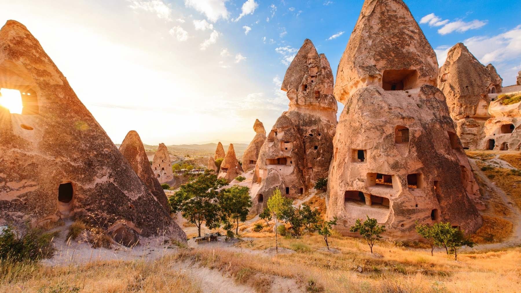 Parece la Capadocia pero está en España: el paisaje de Castilla y León que hay que visitar una vez en la vida