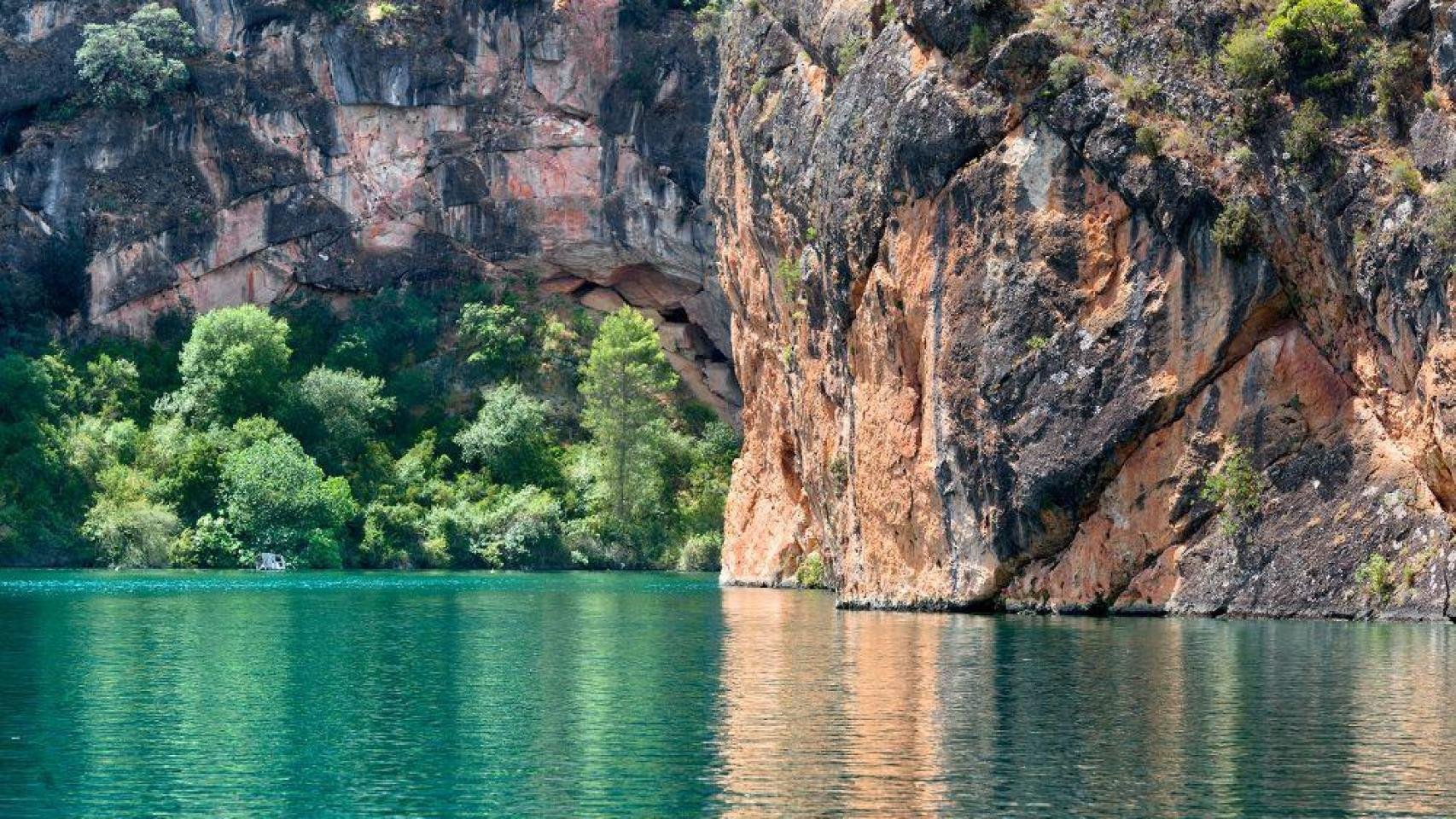 Parece Menorca pero es la joya escondida a 1 hora de Madrid: un rincón con microclima propio ideal para una escapada