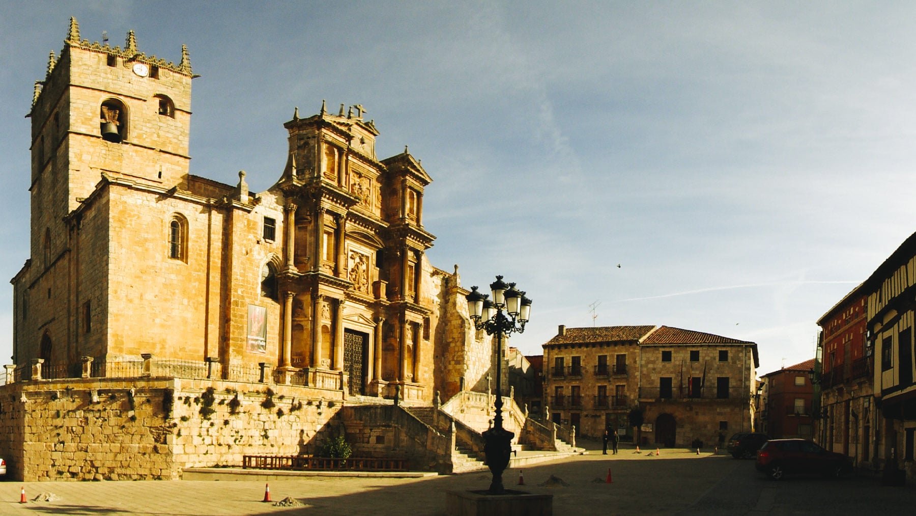 Parece Petra pero está en Burgos y no tiene nada que envidiarle: el increíble pueblo a 180 kms de Madrid
