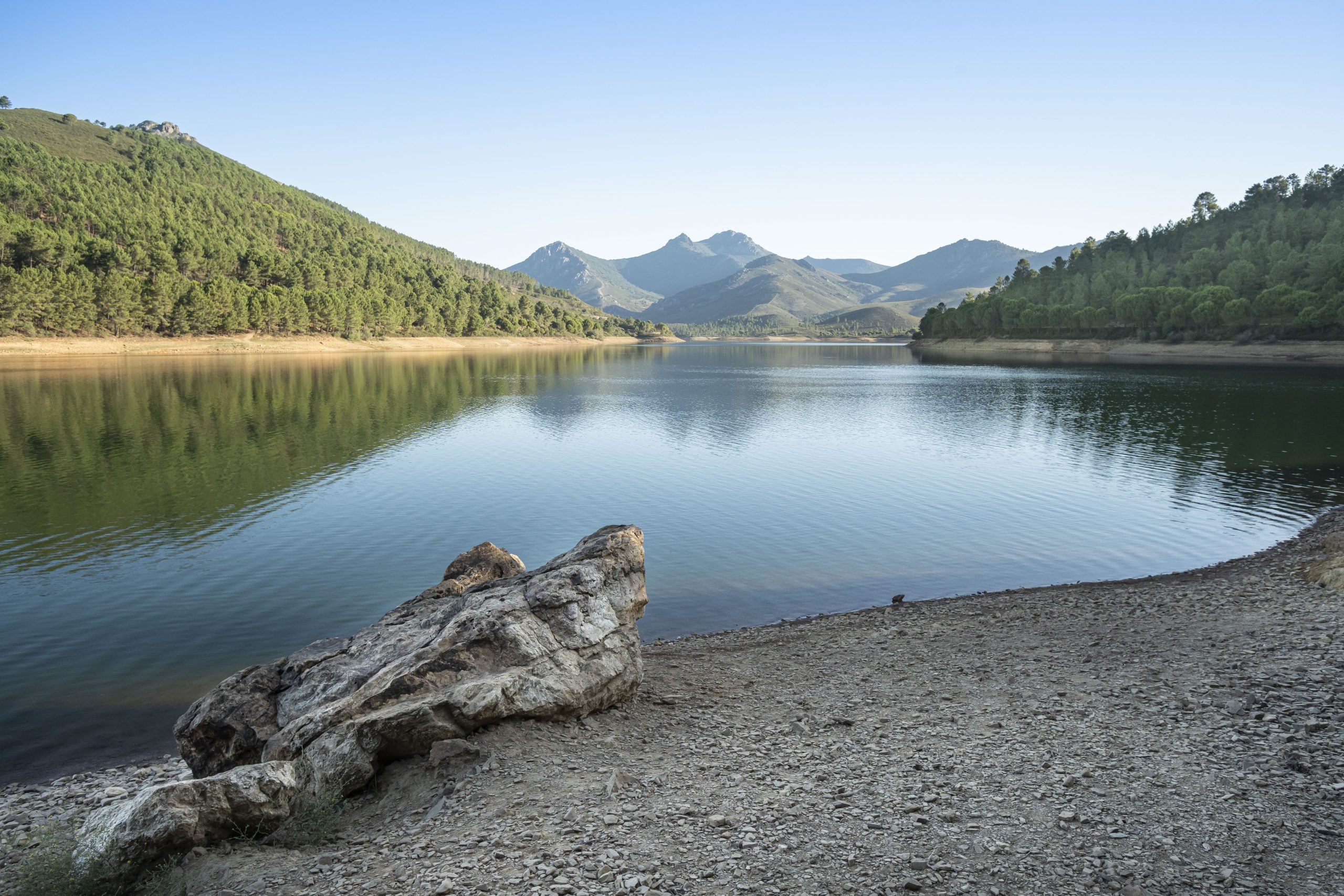Playas de interior, gargantas y embalses: el mapa más refrescante del verano está en Extremadura