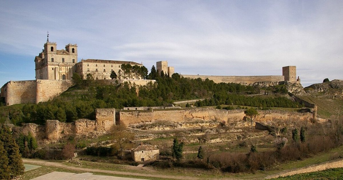 ¿Qué pueblo de Cuenca es conocido como «El Escorial de La Mancha»?