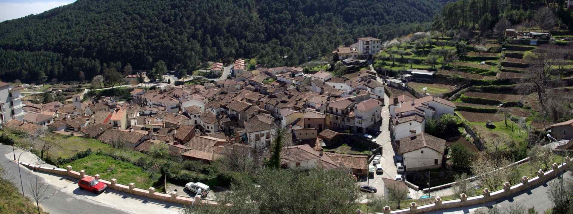 Surcado por un río y declarado Conjunto Histórico: el desconocido pueblo en la Sierra de Gredos ideal para deportistas
