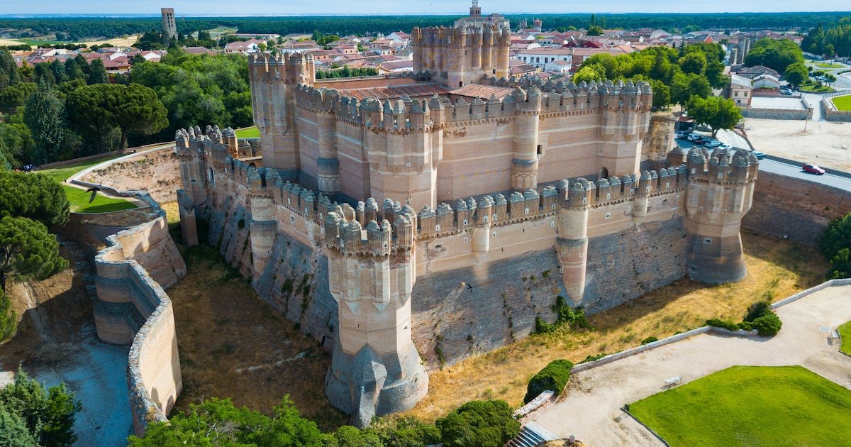 Un recorrido por los castillos más impresionantes de Segovia: fortalezas milenarias y llenas de historia cerca de Madrid