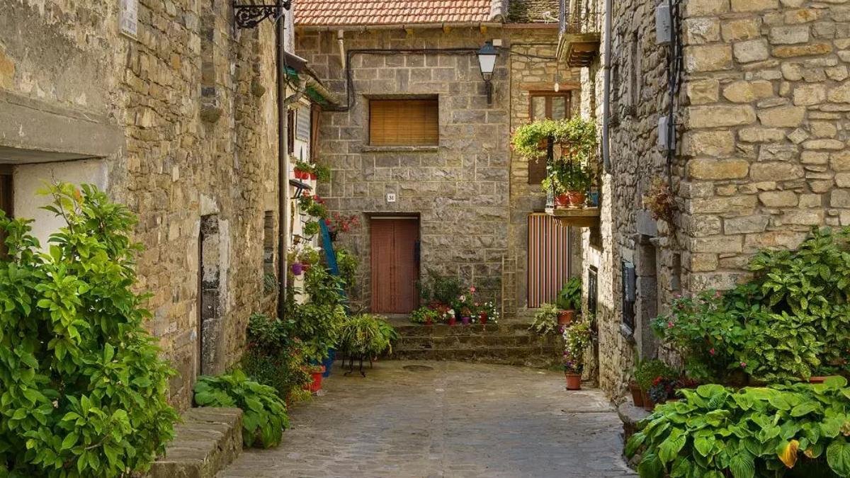 Una ruta única de historia y naturaleza por los Pueblos Mágicos de Aragón y el Pirineo