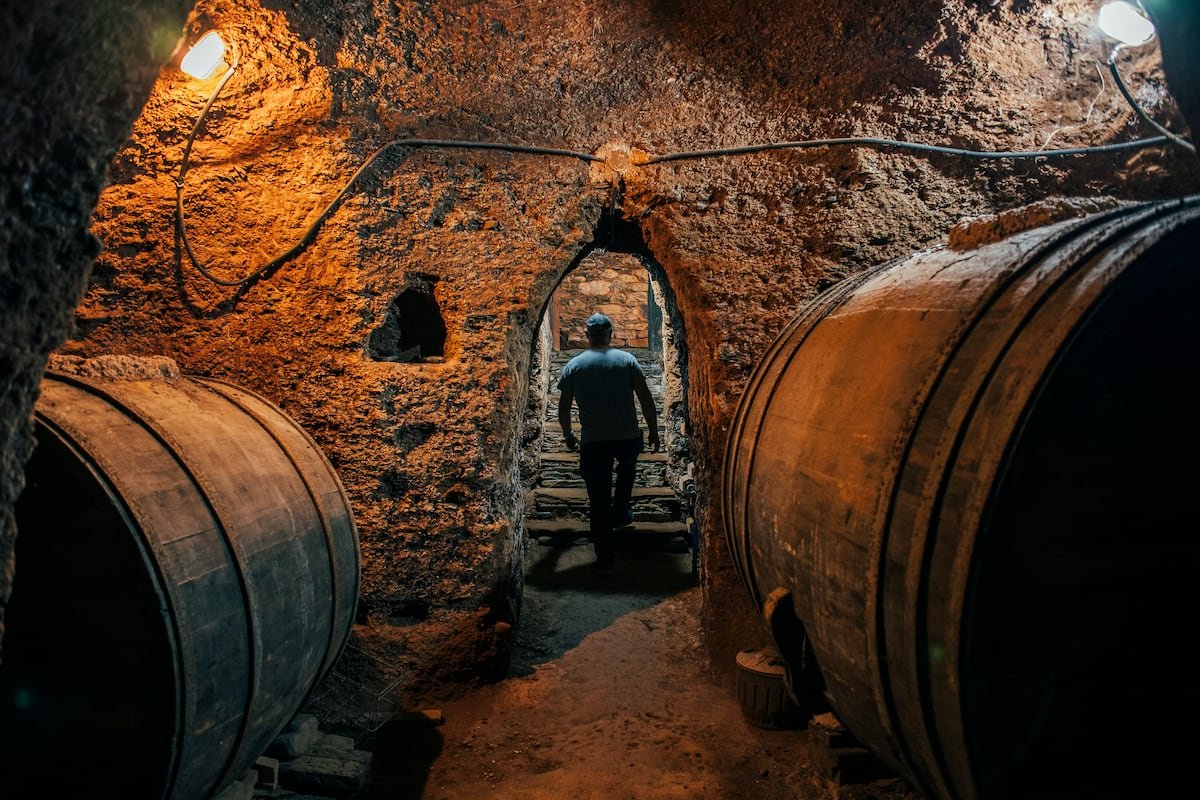 Valdeorras, o el país de las mil cuevas secretas del vino